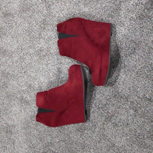 Suede Wedge Heel Woman Booties - Picture 5 of 8